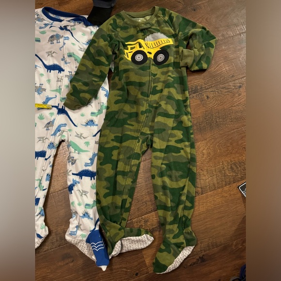 3 pairs Carter footed pjs 3t - Picture 2 of 5
